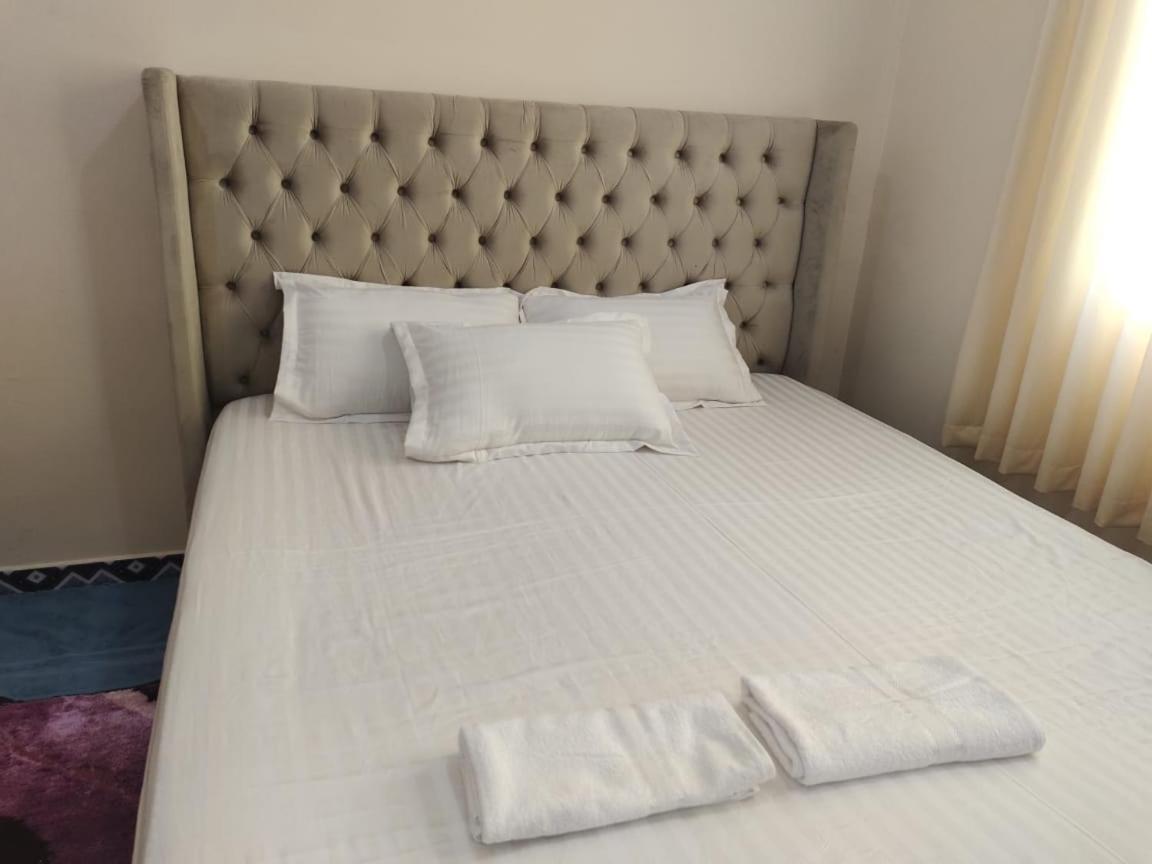 Arnim Suite - 3 Bedrooms Apartment Schardscha Exterior foto